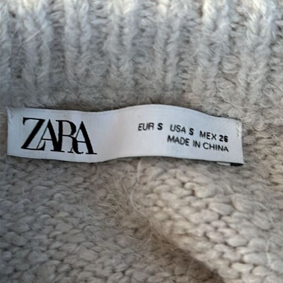 ZARA Pale Gray Cropped Super Soft Sweater Women's Size Small Cozy Knit Pullover - Picture 4 of 5